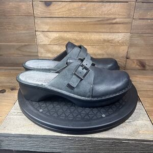 Naot Womens Size 7 Coal Grey Nubuck Leather Avignon Buckle Slip on Mule Clog